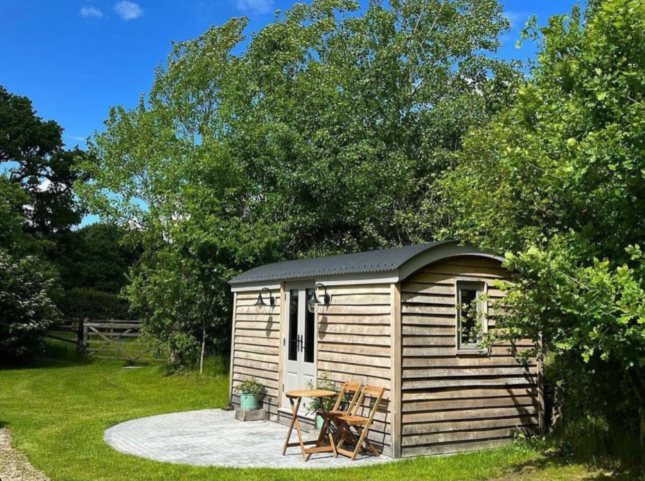 Standard Shepherd Hut Self-Build Bundle With French Doors