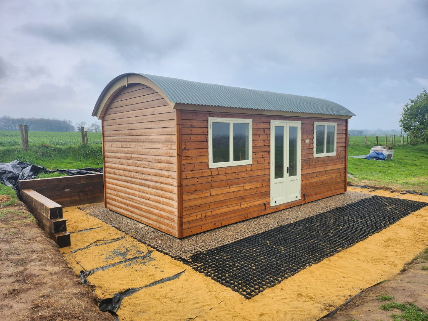 XL Shepherd Hut Roof Line Fascia